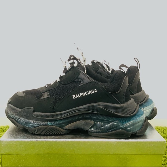 BALENCIAGA TRIPLE S SNEAKER 'TRIPLE BLACK' - Picture 2 of 10